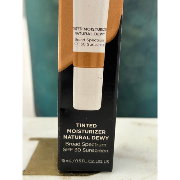 Laura Mercier Tinted Moisturizer Natural Dewy SPF 30 Sunscreen NIB 4N Teak - Picture 2 of 8